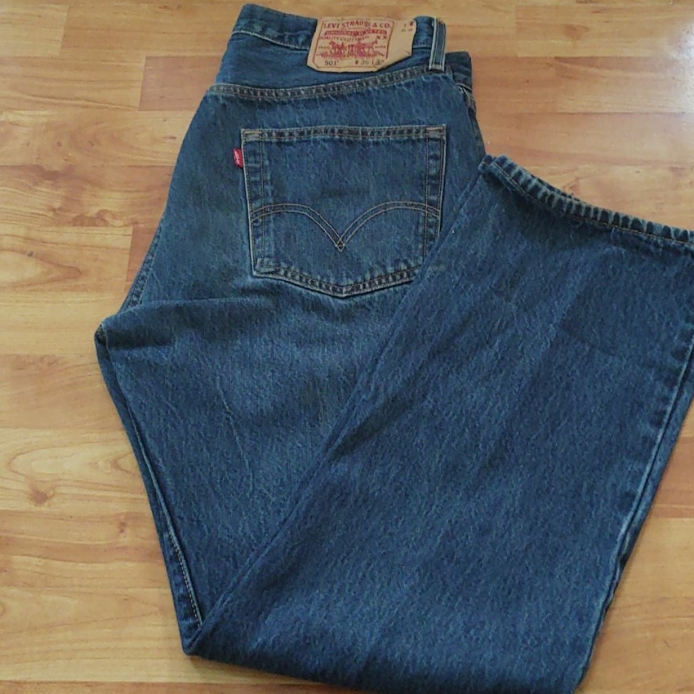 Levi jeans